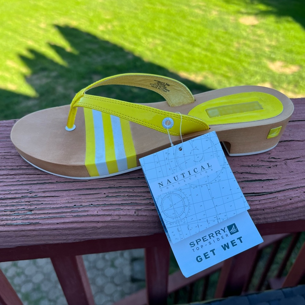 Sperry Yellow Thong Women’s Sandals Size 6